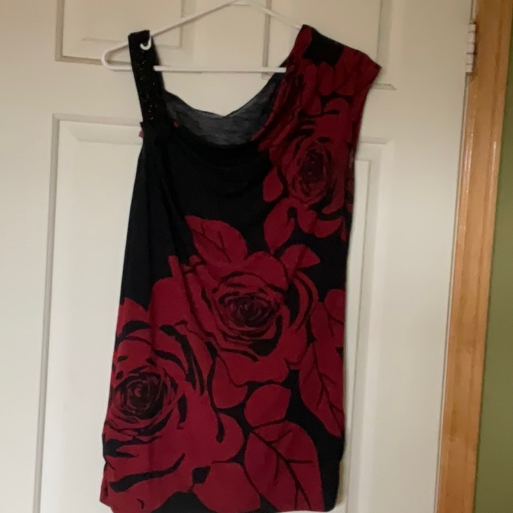 A little touch of chic, with the strap !